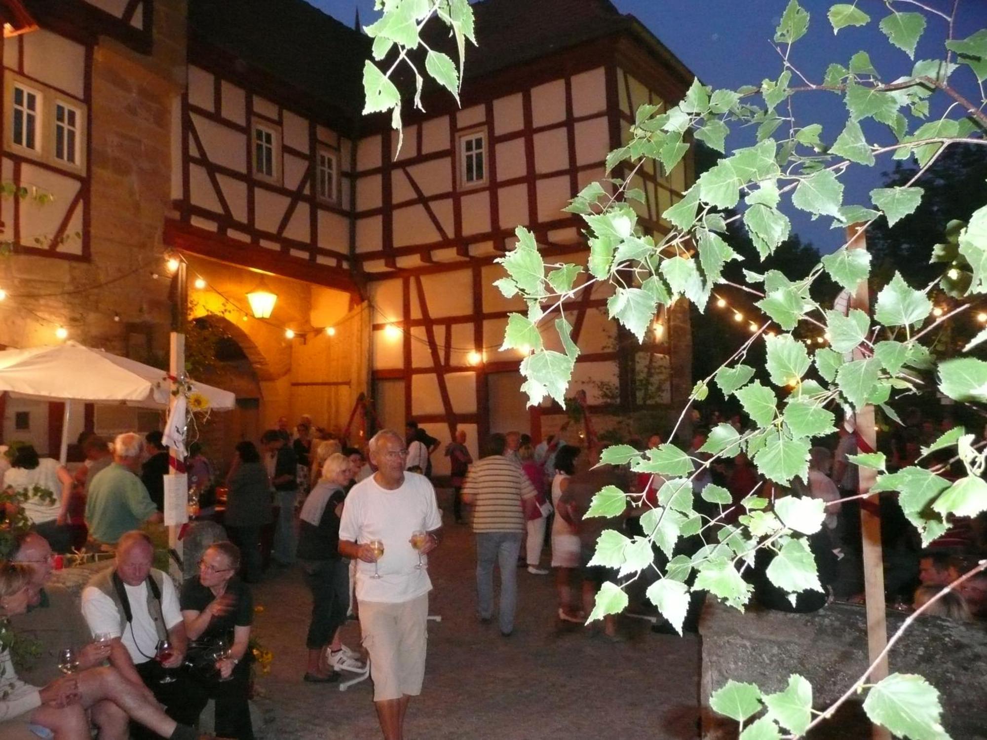 Weingut Gaestehaus Weigand Hotel Iphofen Buitenkant foto